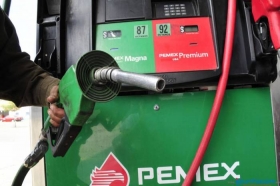 La gasolina Magna y del Diésel disminuirán un centavo, mientras que el de la Premium retrocederá tres centavos