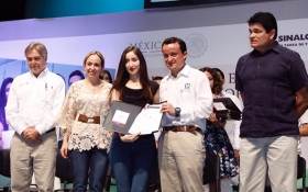 Mikel Arriola entregó 200 mil números de seguridad social a alumnos de bachillerato y universidades públicas