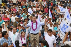 Tony Gali fortalecerá la conectividad y el turismo en Pahuatlán