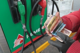 Se mantienen los precios mínimos para las gasolinas de bajo y alto octanaje