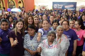 Tony Gali cuidará la salud de las familias poblanas: Dinorah López de Gali 