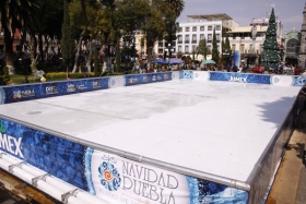 De nueva cuenta habrá pista de hielo en zócalo de Puebla
