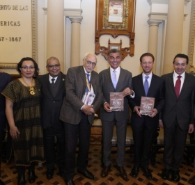 El mandatario estatal reconoció a Pedro Ángel Palou y destacó que con su nueva obra contribuye al acervo histórico de la nación