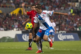 Centurión debutó en Copa con el Club Puebla 