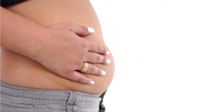 Tras el parto, los músculos abdominales se quedan estirados, debilitados y separados.