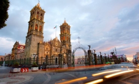 Puebla: arquitectura, sus más de 365 iglesias y su comida.