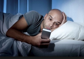 La privación del sueño puede convertirnos en ‘leprosos’ sociales“.