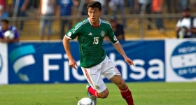Hector Moreno, defensa central.