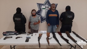 Con seis armas, Policía Estatal detiene a dos personas en Aquixtla