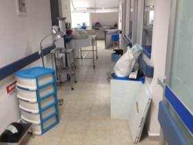 Espacios del hospital son utilizados como bodegas