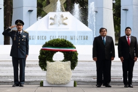 Se rinde homenaje a los héroes mexicanos     