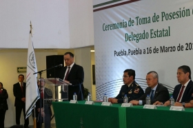 Badillo Aguilar es licenciado en Derecho por la Universidad Autónoma de Nuevo León, y maestro en procuración de justicia y litigación oral por la Universidad Lasalle Bajío