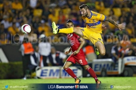 Tigres se impone a Lobos BUAP