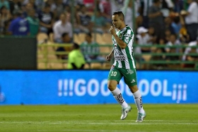 León golea a Pumas