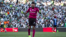 Santos se llevó el triunfo en casa