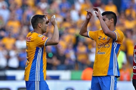 Tigres gana y pelea por liguilla