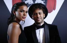 Neymar y su novia Bruna Marquezine.