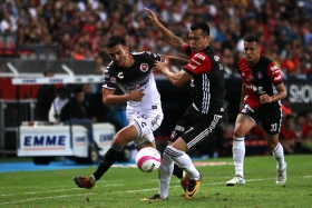 Los Zorros muerden a los Xolos