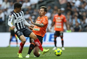 Monterrey golea a Jaguares y es líder