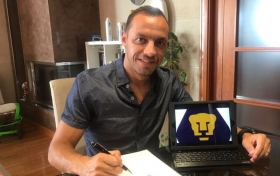 Pumas oficializa fichaje de chileno Marcelo Díaz
