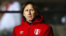 Ricardo Gareca renovó con Perú