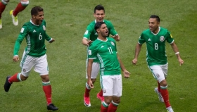 México empata con EUA en el Azteca