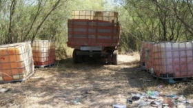 Aseguran camioneta con combustible robado en Acajete
