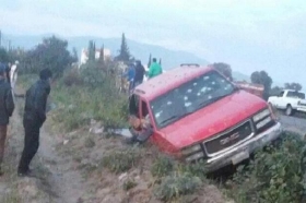 Fueron hallados tres vehículos quemados y cinco con impactos de arma de fuego