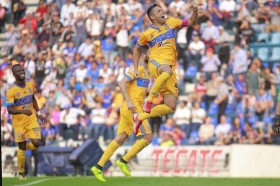 Tigres de visita vence a Cruz Azul