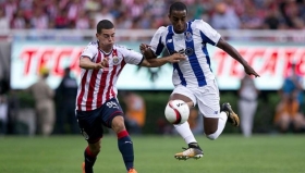 Chivas y Porto empatan a dos goles