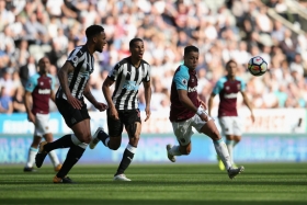West Ham y &quot;Chicharito&quot; son goleados