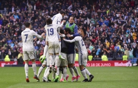 Real Madrid gana de último minuto