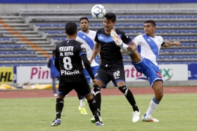 El Puebla saltó a la cancha con Campestrini en la portería.