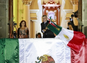 El mandatario rindió homenaje a los héroes que le dieron libertad a México