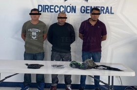 El arma de fuego que les fue incautada es marca Glock, calibre .40, con un cargador