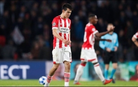 Con &quot;Chucky&quot;Lozano, el PSV cae ante el Inter