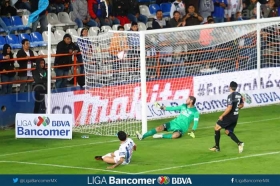 Pachuca humilla a Cruz Azul