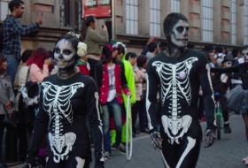 Desfile de calaveras “Línea del tiempo y leyendas mexicanas”
