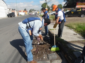 Retiran basura en Puebla