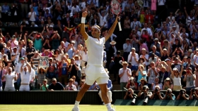 Federer y Murray se acercan más a la final de Wimbledon
