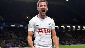 Harry Kane supera a Messi