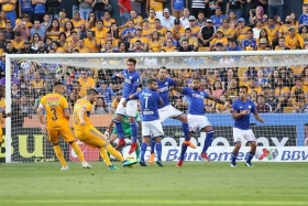 Tigres y Cruz Azul entregan empate