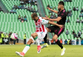 Santos motivado recibe a Necaxa