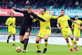 Héctor Moreno sigue sin jugar con Roma