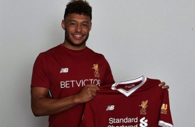 Medicampista Oxlade-Chamberlain llega a Liverpool