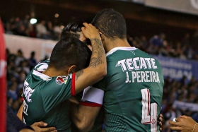 Chivas rescata empate en Querétaro