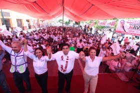 En Acatlán de Osorio se comprometió a trabajar en beneficio de los más necesitados 