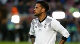 Dani Alves realizaría pruebas médicas con el PSG