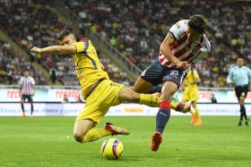 Chivas y América empatan en el Clásico