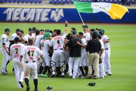 Pericos gana a Leones y pone 2-1 la final